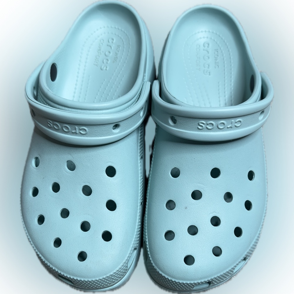 Crocs Classic Platform Clogs - Light Blue